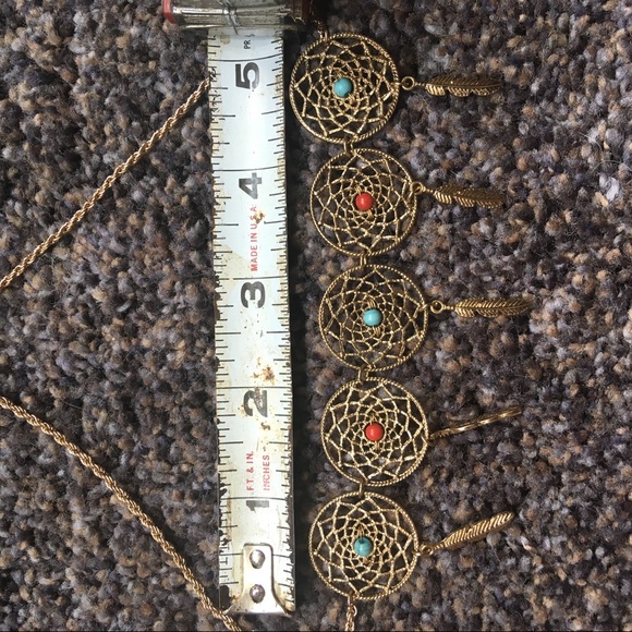 NWOT Gold Dreamcatcher with Feathers Necklace - Picture 4 of 8